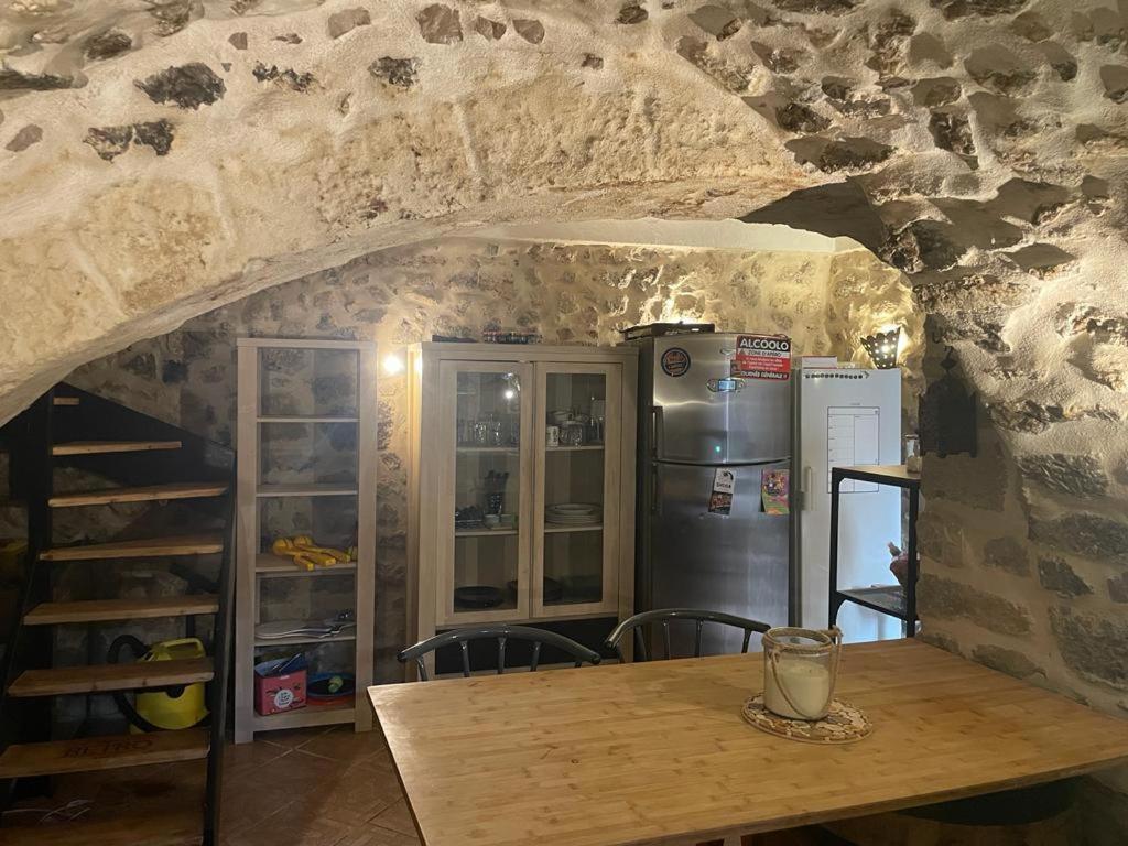 Typique Maison De Village Peille Екстериор снимка